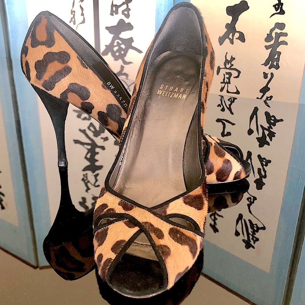 Stuart Weitzman Leopard Print Calf Hair Peeptoe pumps. Size 6.5.